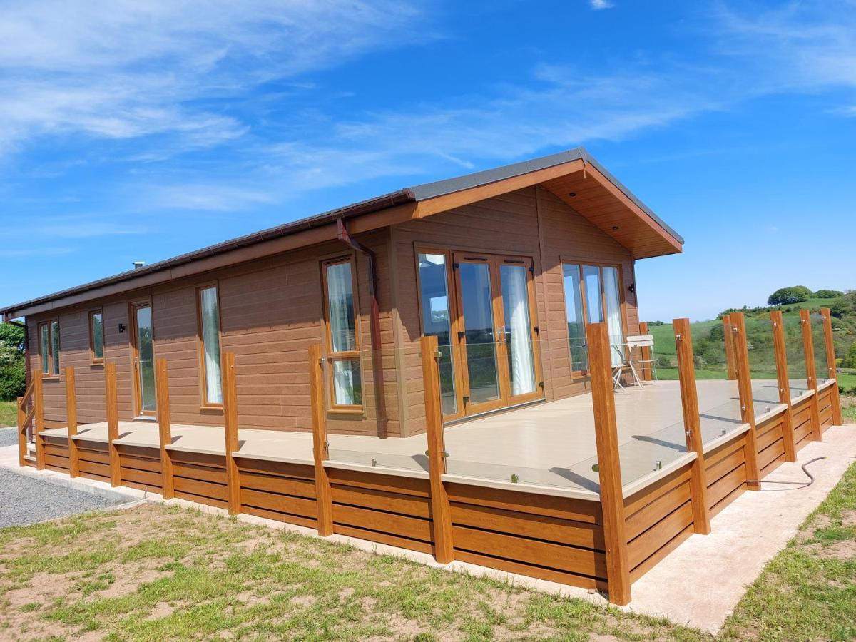 Luxury Family Beechwood Lodge With Hot Tub Lochwinnoch المظهر الخارجي الصورة