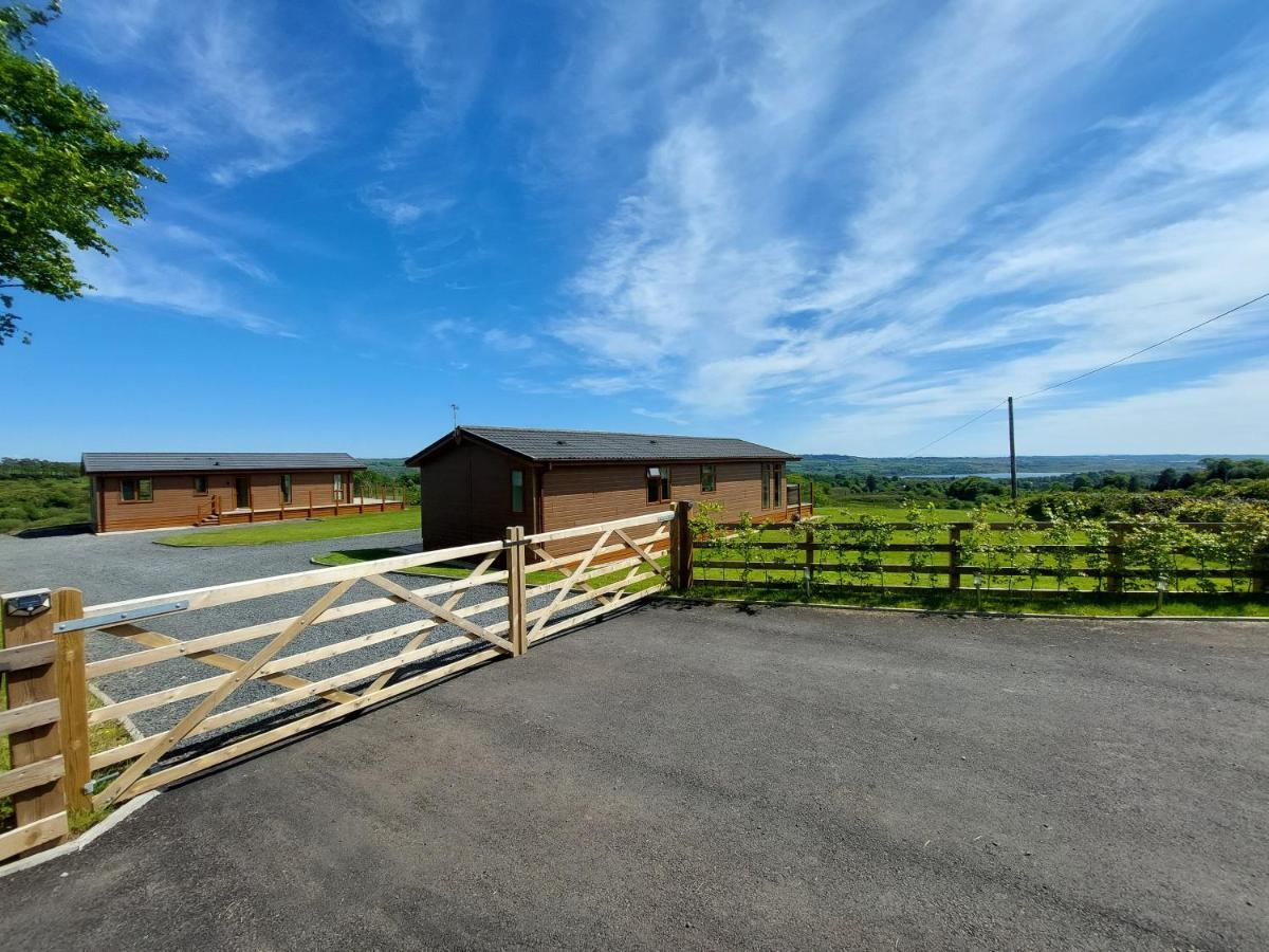 Luxury Family Beechwood Lodge With Hot Tub Lochwinnoch المظهر الخارجي الصورة