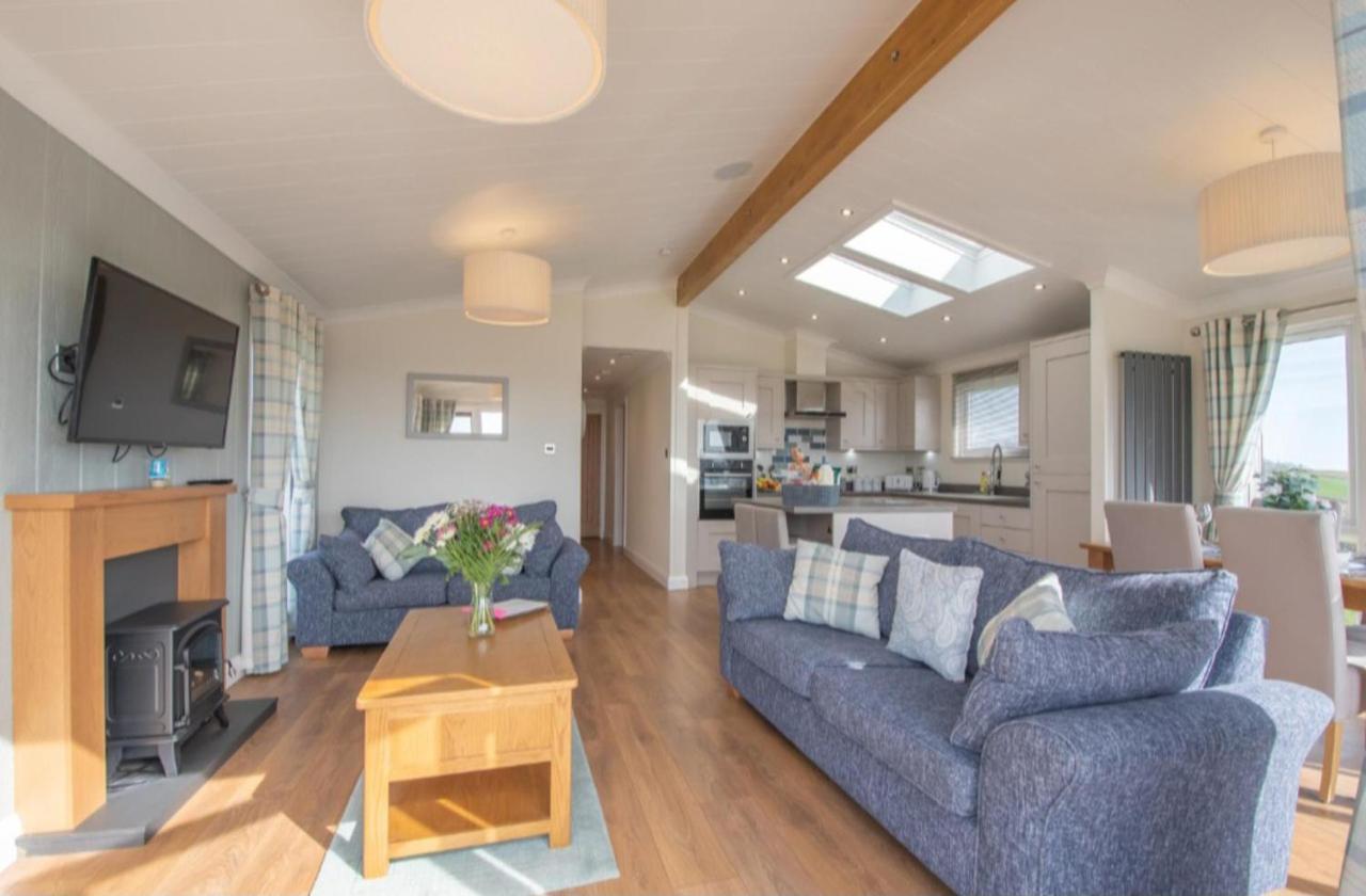 Luxury Family Beechwood Lodge With Hot Tub Lochwinnoch المظهر الخارجي الصورة