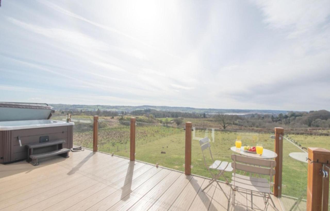 Luxury Family Beechwood Lodge With Hot Tub Lochwinnoch المظهر الخارجي الصورة